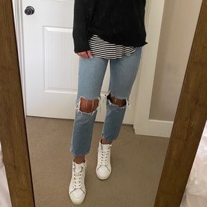 Distressed boyfriend jeans
